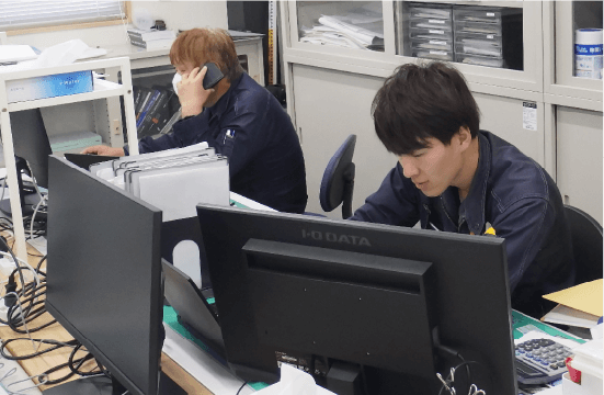 先輩社員による丁寧な指導